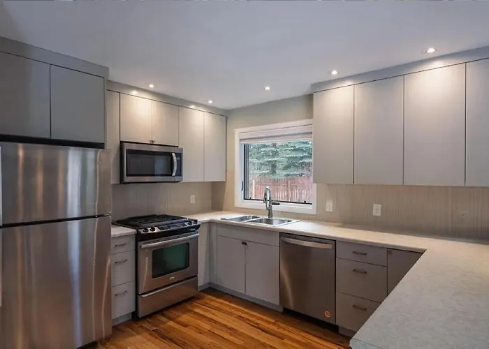 Bright 3br Near Parks And Trails Apartment