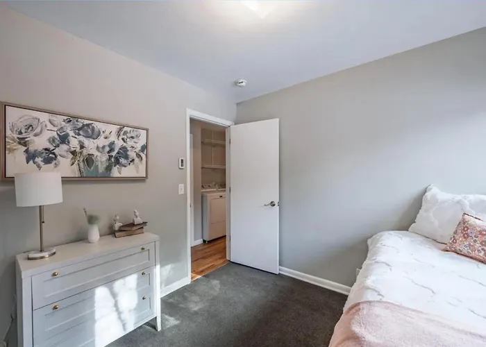 Apartment Bright 3br Near Parks And Trails
